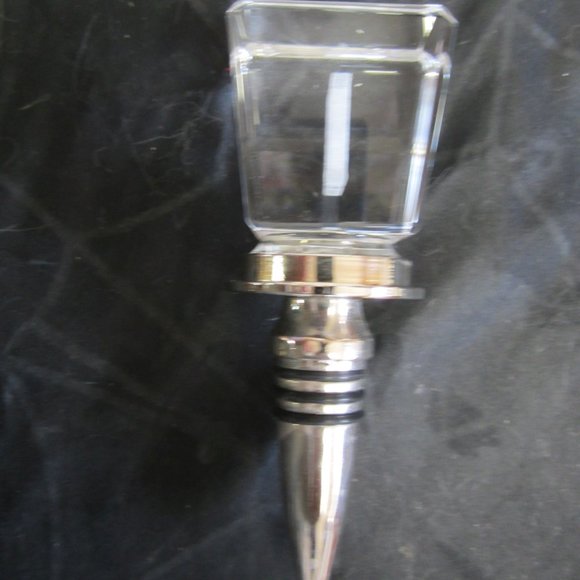 CLEAR GLASS WITH LASER ETCHED "H" IN CENTER BOTTLE STOPPER SIMPLE ELEGANCE - Picture 3 of 6